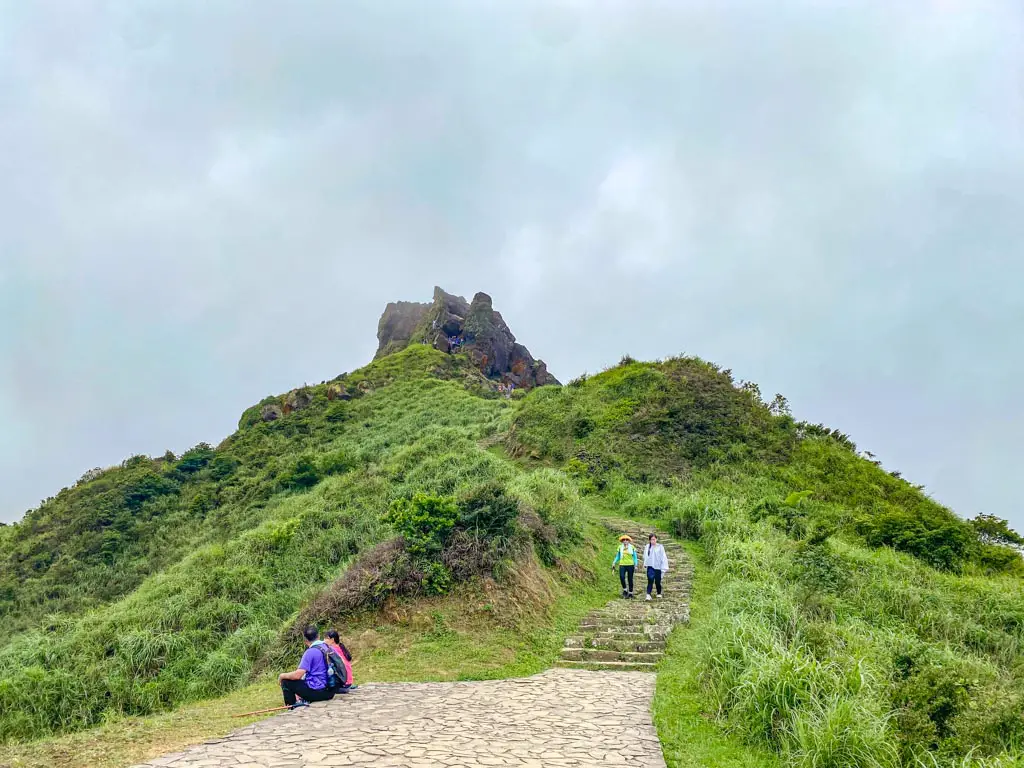 peak hike teapot mountain hike taiwan - laugh travel eat-3
