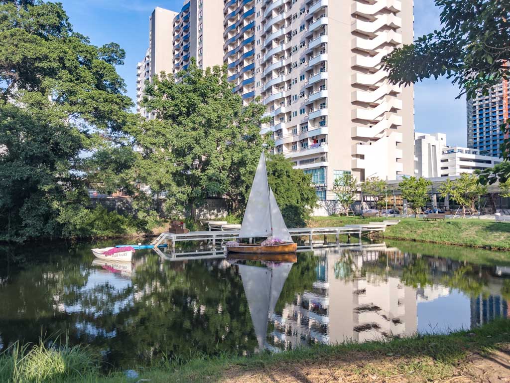 around jodd fair danNerimat hotel bangkok thailand - laugh travel eat