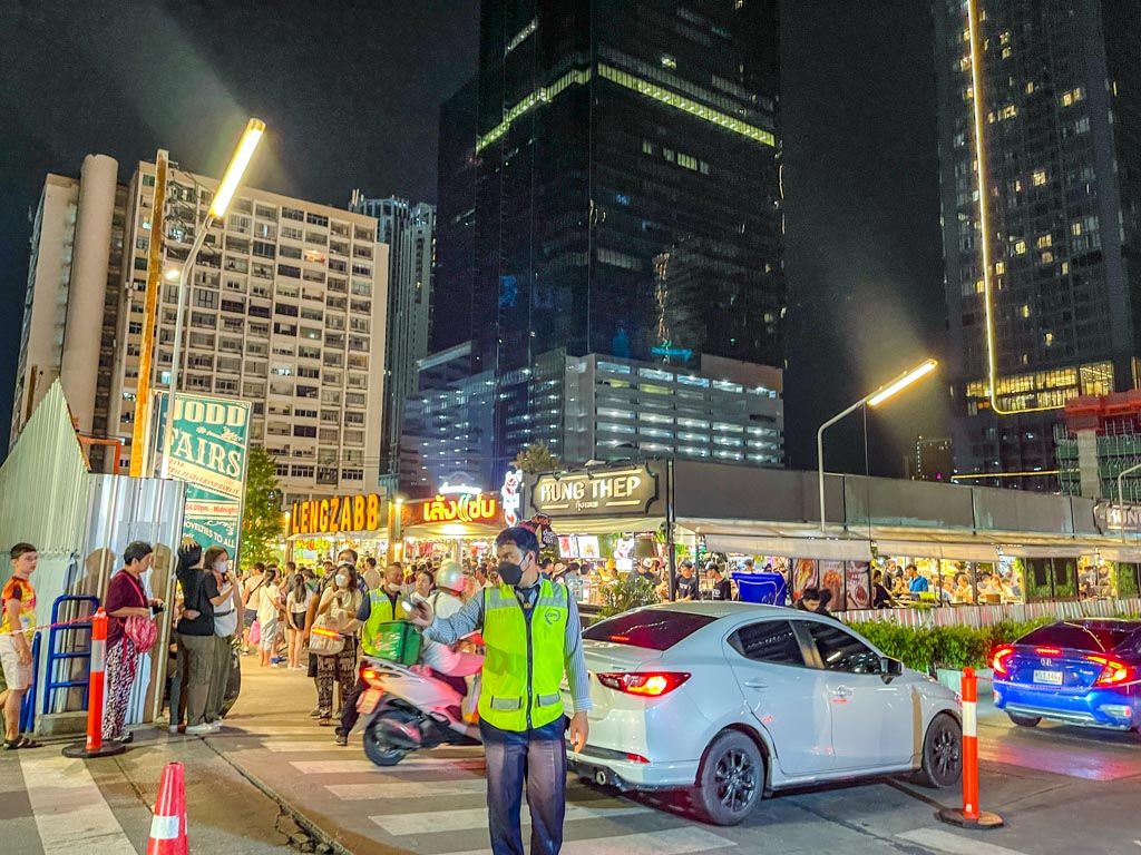 jodd fair rama 9 bangkok thailand - laugh travel eat