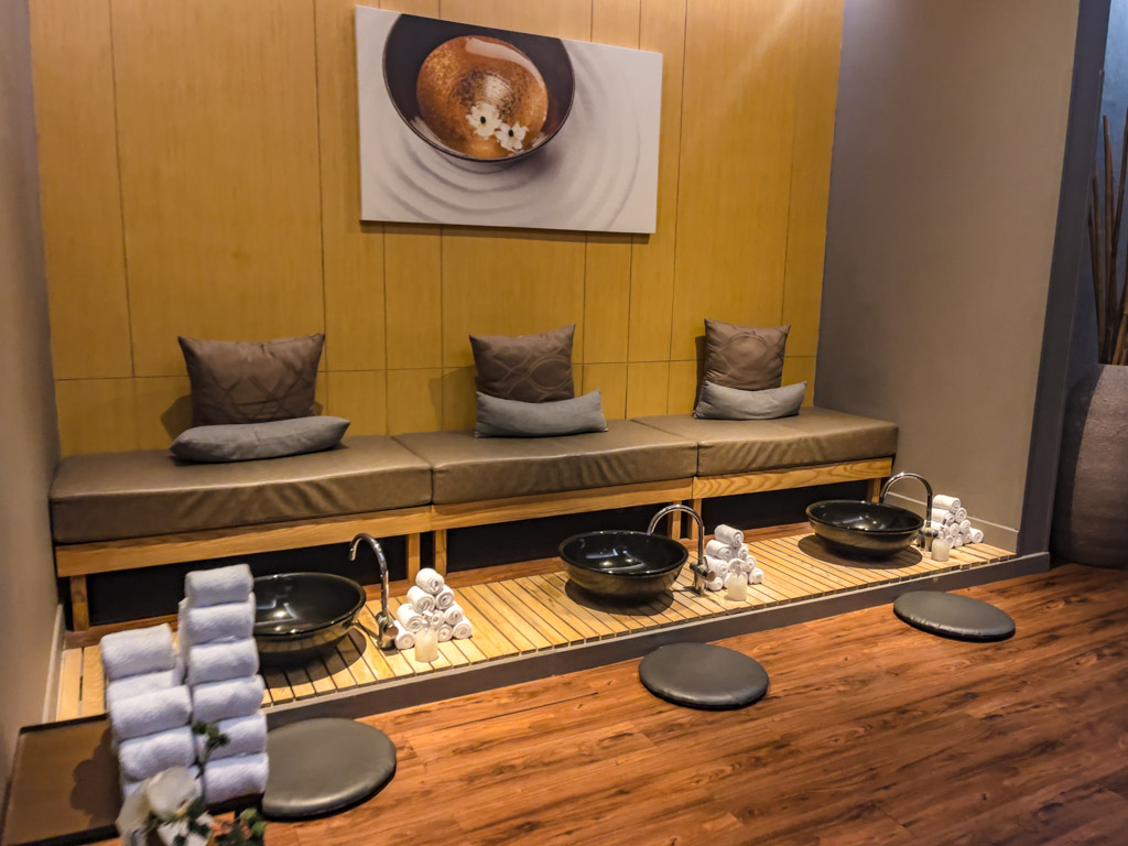 massage room let's relax grand central point bangkok thailand - laugh travel eat