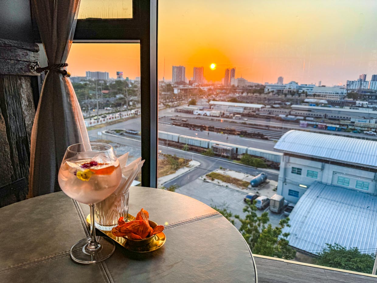 plot twist sunset best western chatuchak bangkok thailand - laugh travel eat