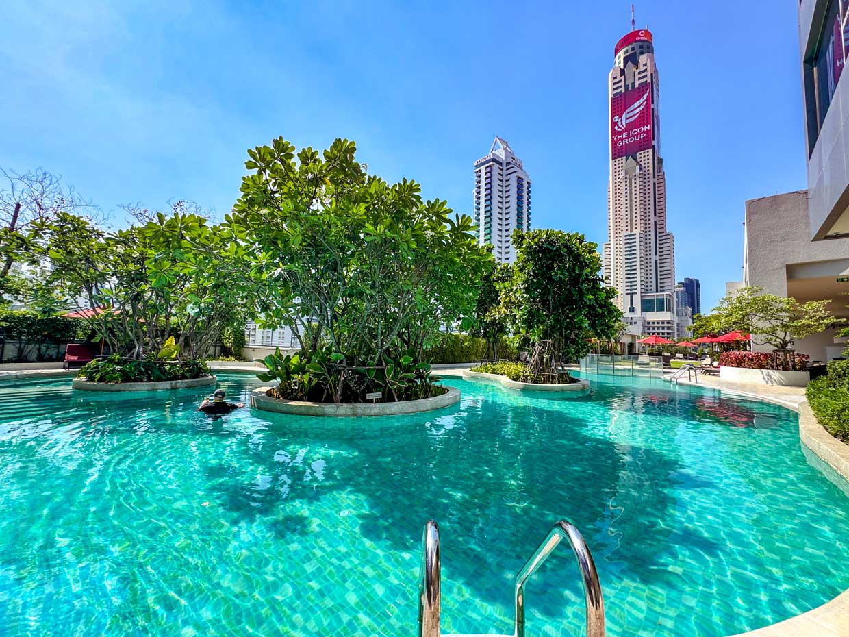 pool Amari Bangkok Pratunam Thailand - laugh travel eat