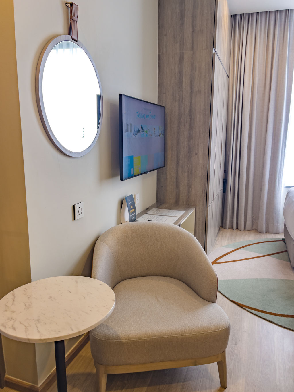 room staybridge sukhumvit suites hotel bangkok thailand - laugh travel eat