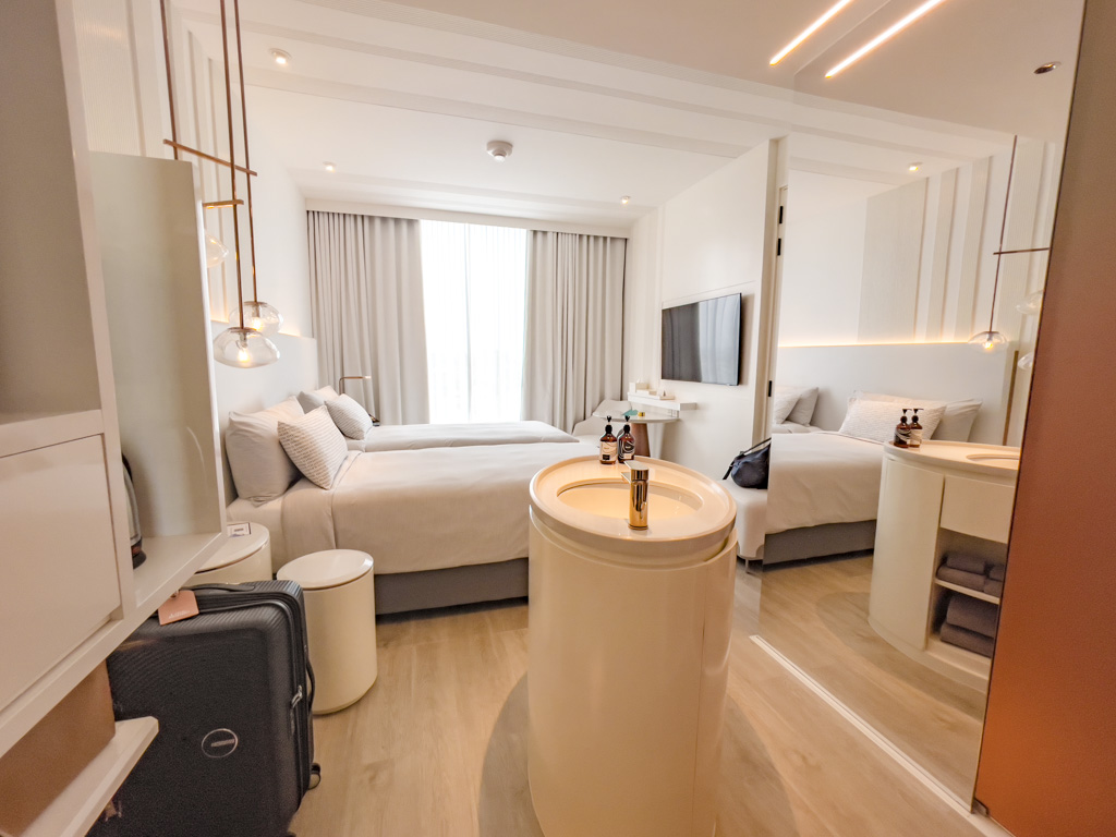 urban room innside by Melia Bangkok On Nut Thailand - laugh travel eat