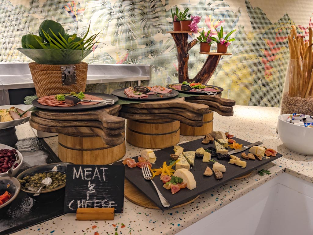 dinner buffet lagoon restaurant Shangri-la yanuca island coral coast Fiji - laugh travel eat