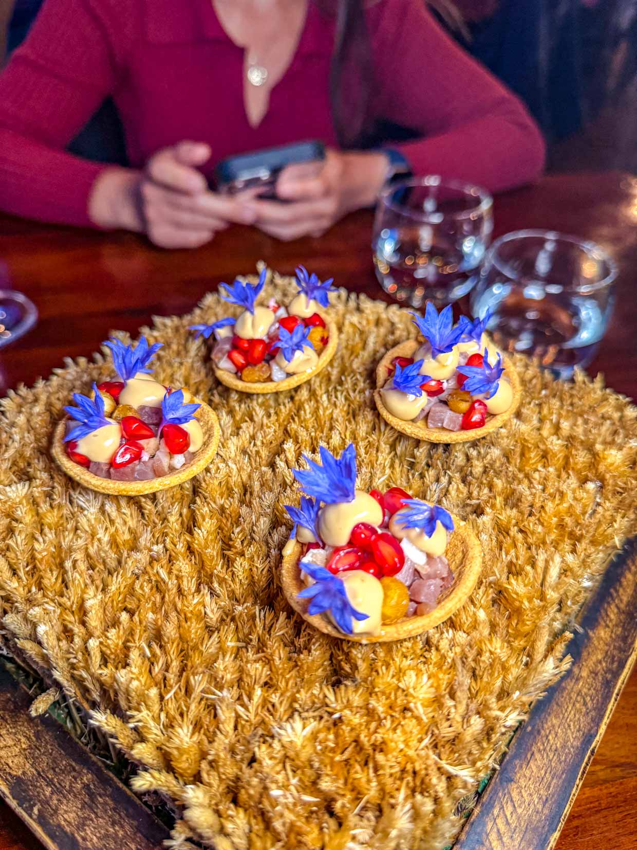 Hibiscus scooby, smoked fish & corn la Gusta restaurant La Paz Bolivia - laugh travel eat