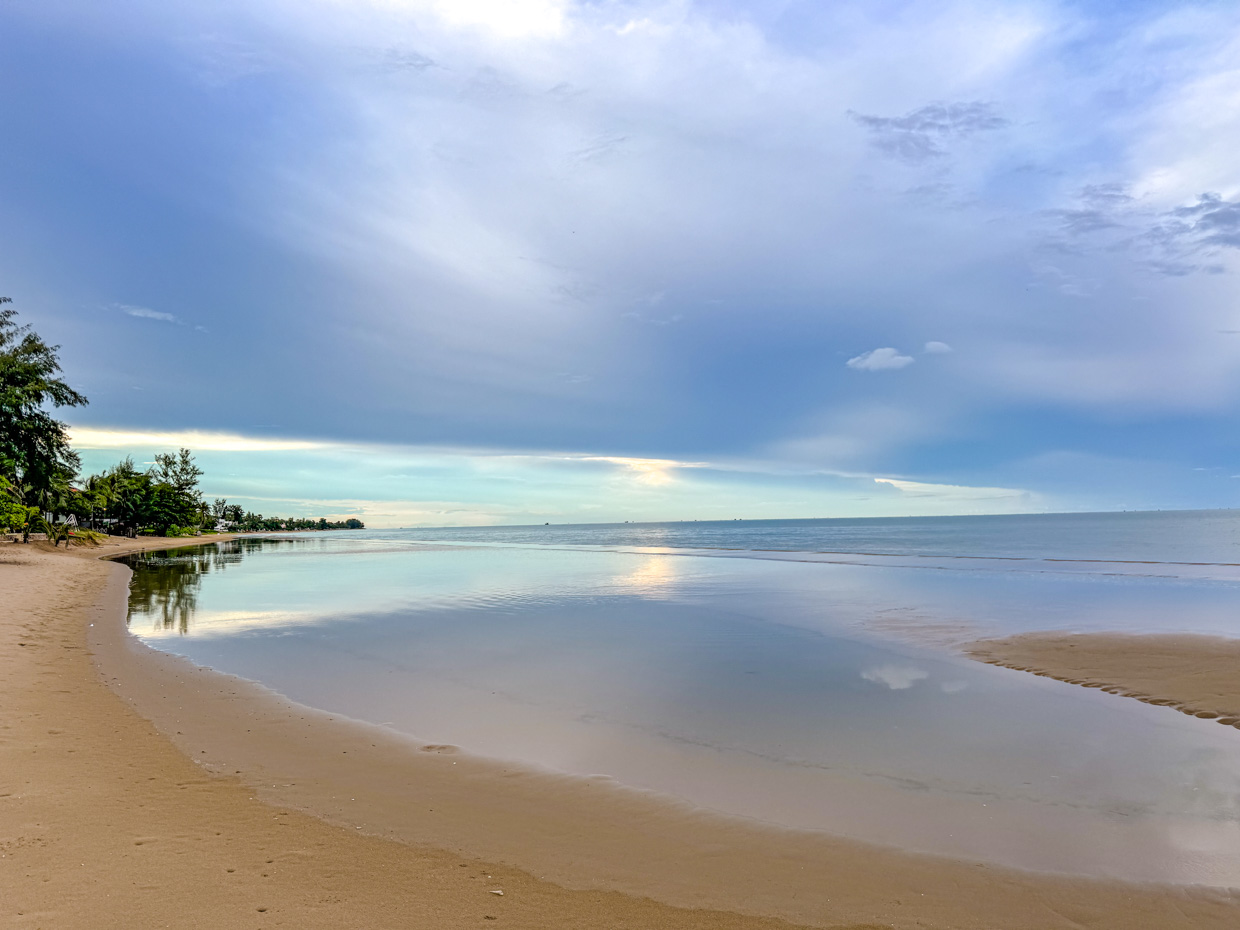 pranburi beach hua hin thailand - laugh travel eat-3