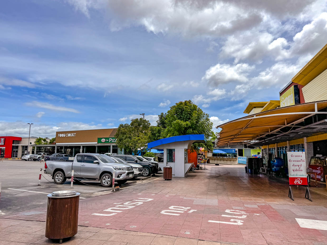 service station from bangkok to hua hin by taxi thailand - laugh travel eat