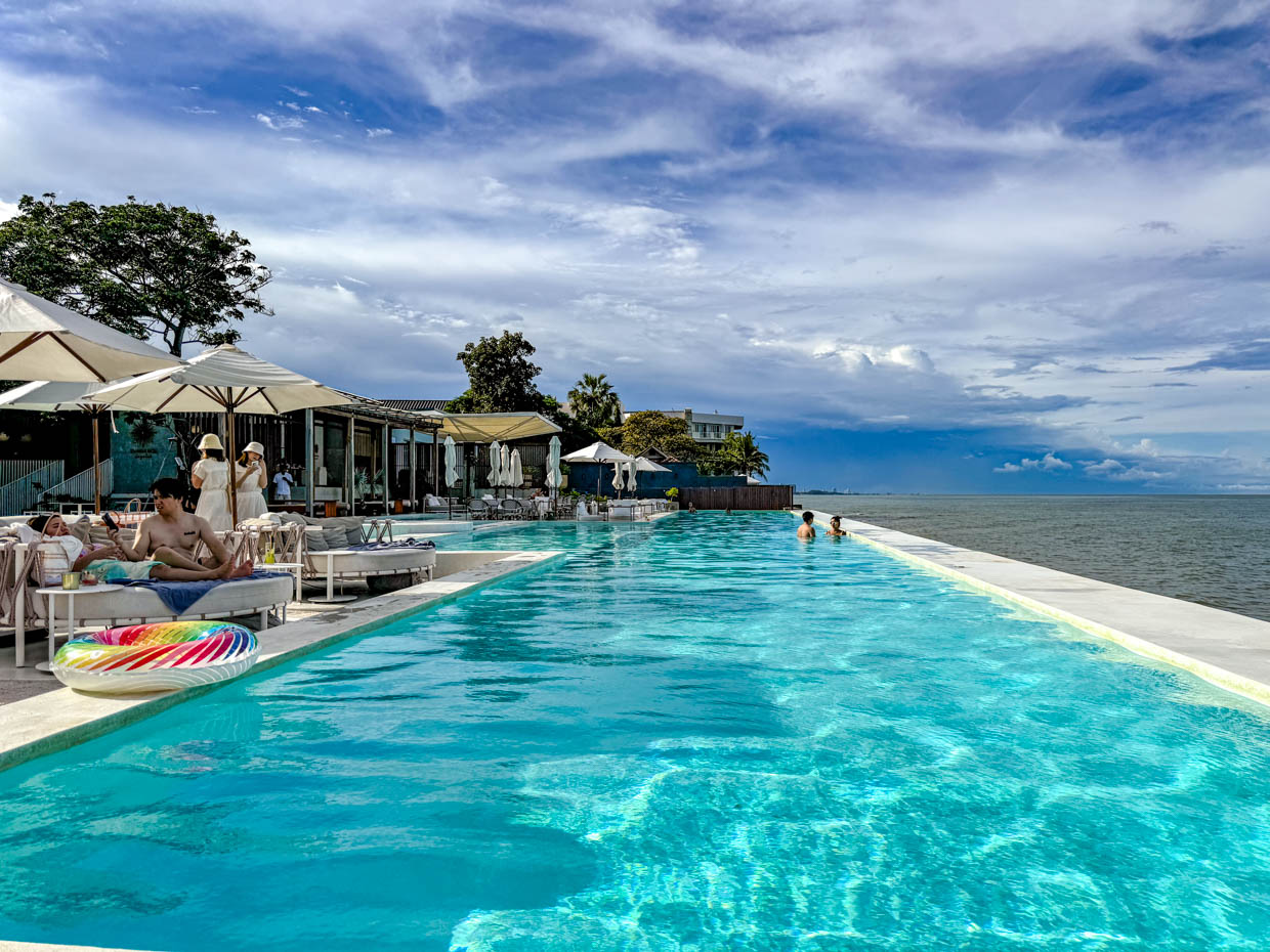 sundance day club bangkok to hua hin by taxi thailand - laugh travel eat