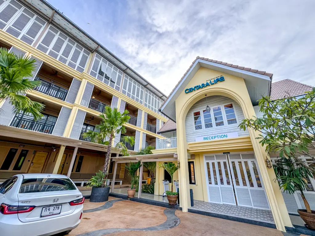 Centara Life Hotel Lamai Beach Koh Samui thailand _ laugh travel eat