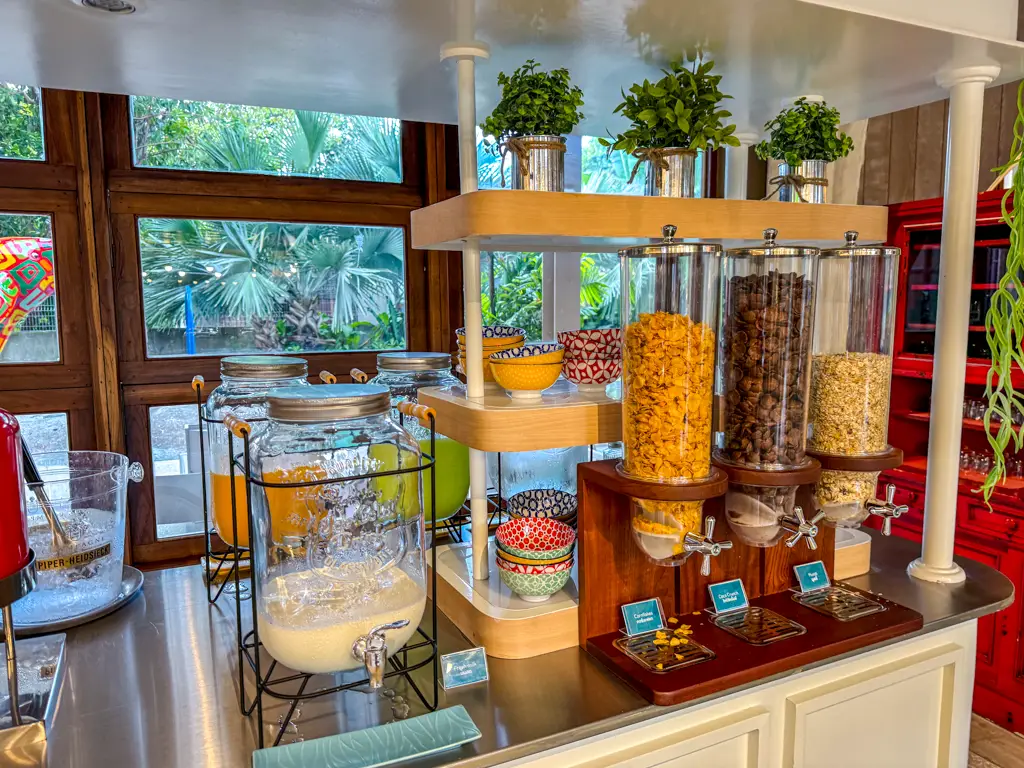 Centara Life Hotel Lamai Beach Koh Samui thailand _ laugh travel eat