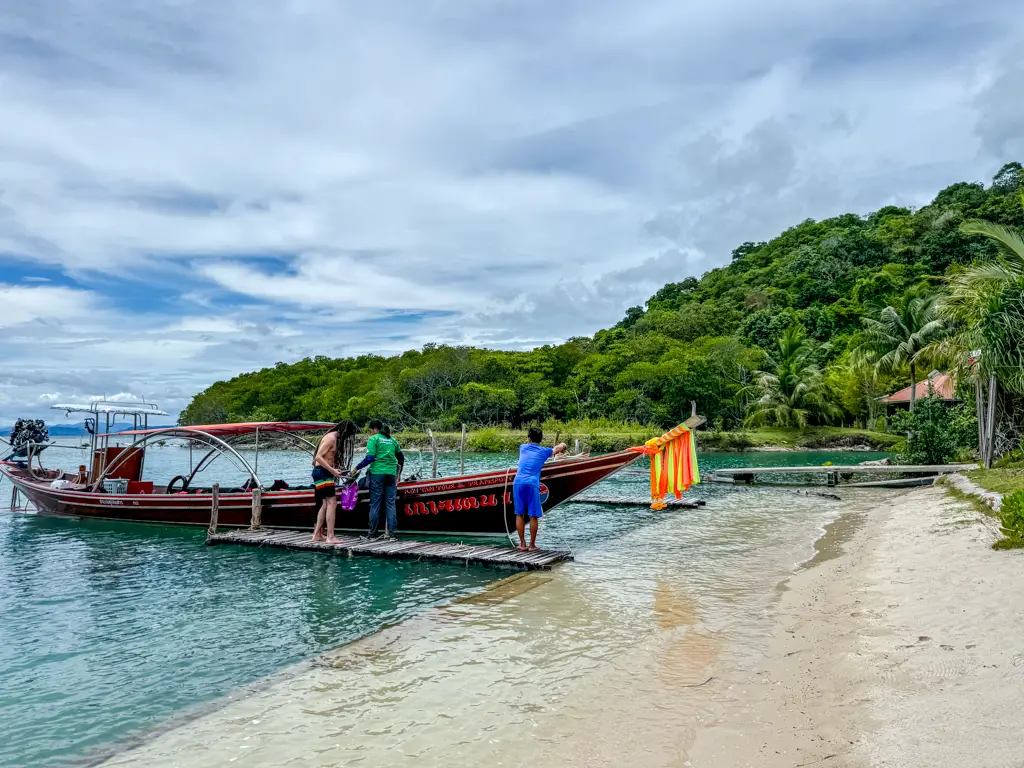 Ko Taen lunch spot Koh Samui Pig Island Tour thailand _ laugh travel eat