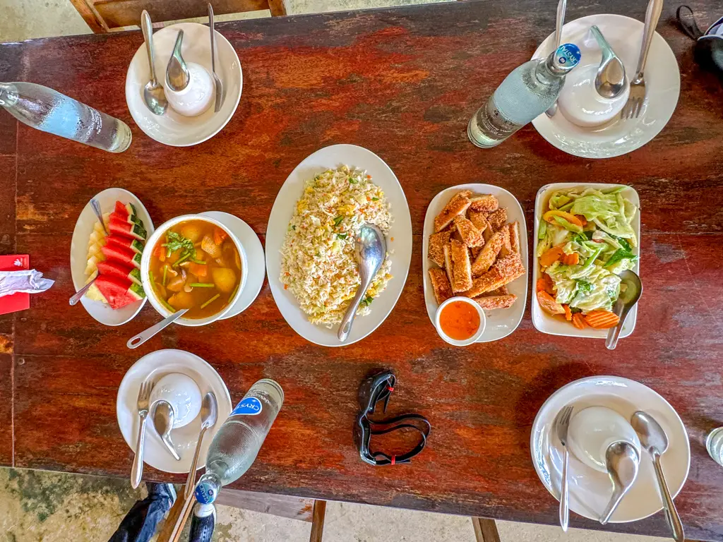Ko Taen lunch spot Koh Samui Pig Island Tour thailand _ laugh travel eat