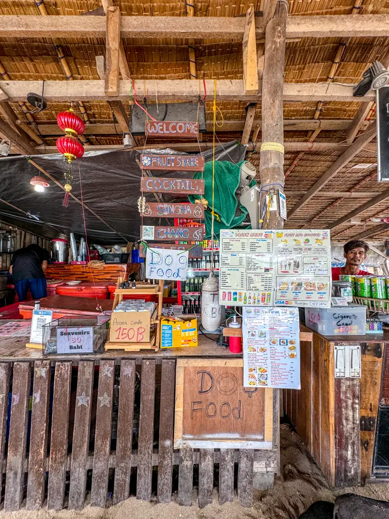 Koh Samui Pig Island Tour thailand _ laugh travel eat