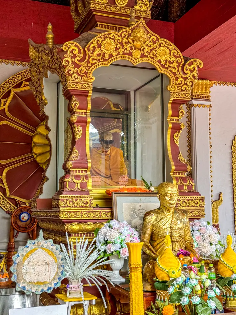 Wat Khunaram Koh Samui thailand _ laugh travel eat