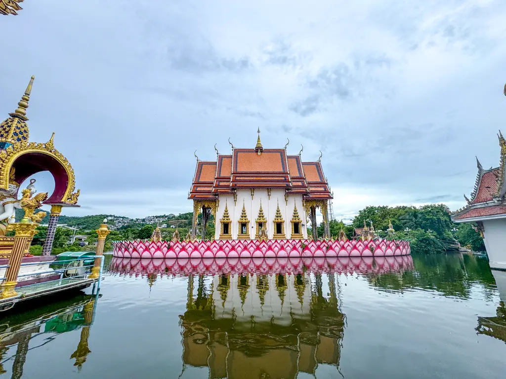Wat Plai Laem Koh Samu Koh Samui thailand _ laugh travel eat