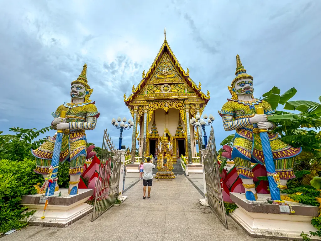 Wat Plai Laem Koh Samu Koh Samui thailand _ laugh travel eat