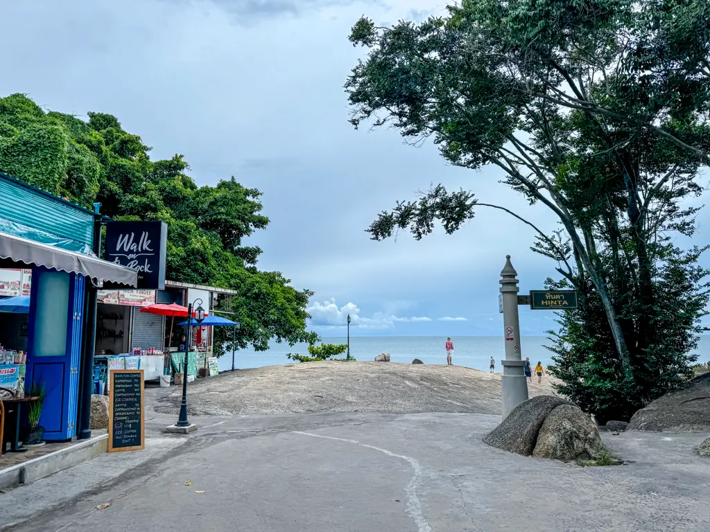 grandfather grandmother rock Koh Samui thailand _ laugh travel eat