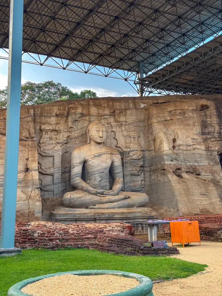 Gal Viharaya polunnaruwa sri lanka _ laugh travel eat