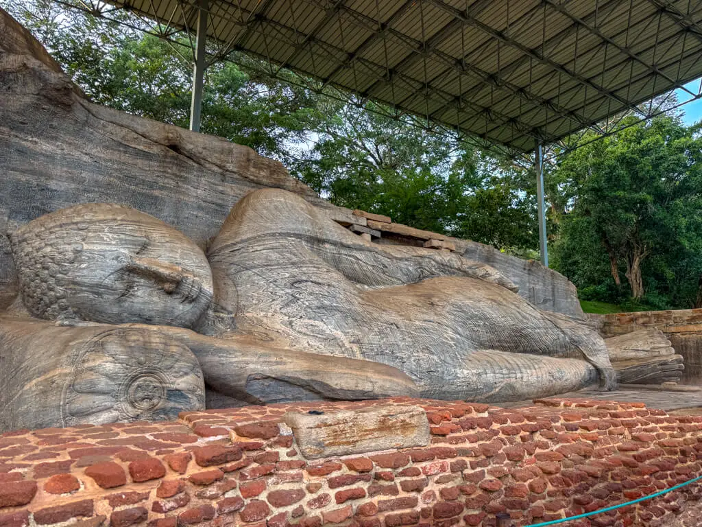 Gal Viharaya polunnaruwa sri lanka _ laugh travel eat
