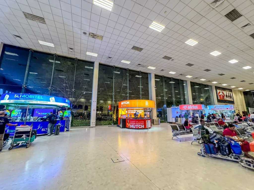 arrival airport Sri Lanka _ laugh travel eat