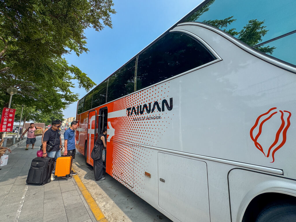 bus from donggong to kaoshiung xiao liuqiuo Taiwan _ laugh travel eat