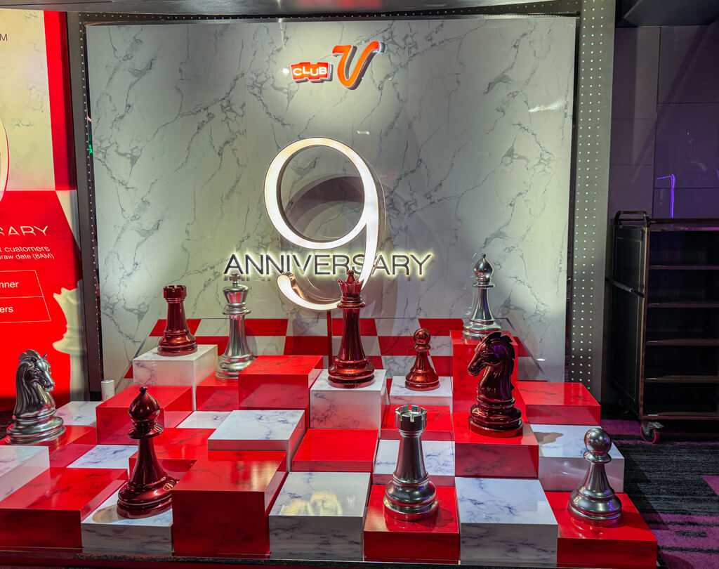 club v e gaming pullman saigon center Ho Chi Minh City Vietnam _ laugh travel eat