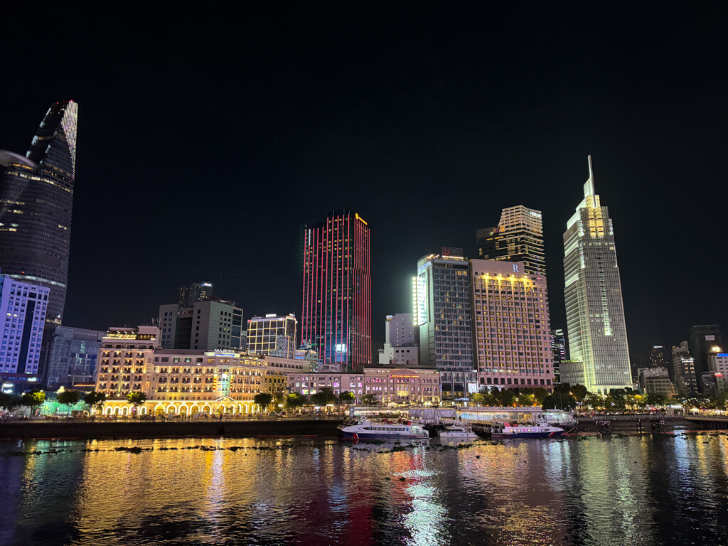 indochina quee dinner cruise Ho Chi Minh City Vietnam _ laugh travel eat