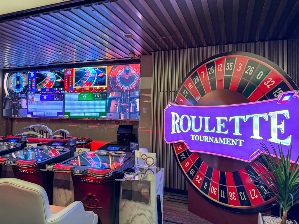 roulette club v e gaming pullman saigon center Ho Chi Minh City Vietnam _ laugh travel eat