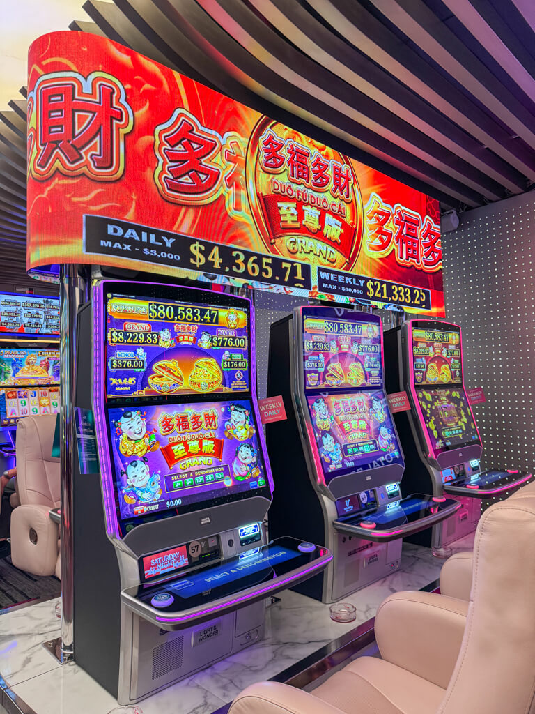 slots machine club v e gaming pullman saigon center Ho Chi Minh City Vietnam _ laugh travel eat