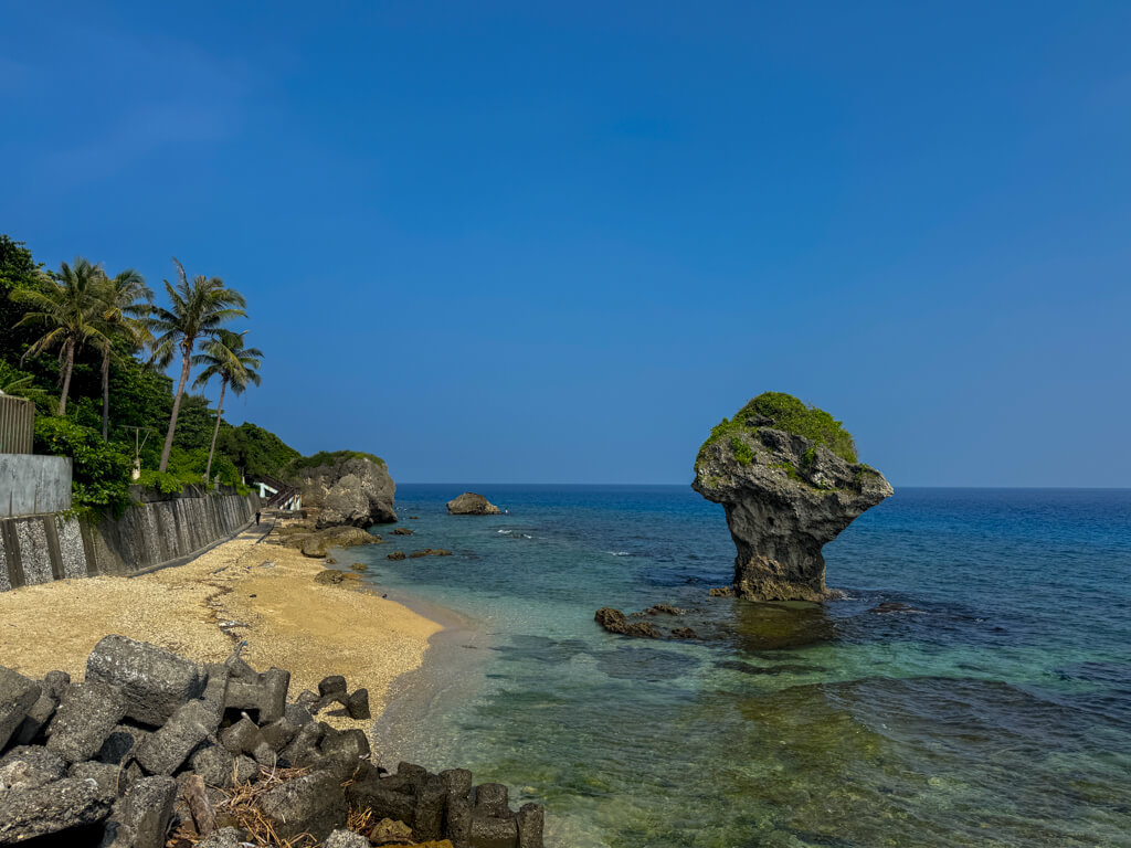 vase rock xiao liuqiuo Taiwan _ laugh travel eat-1