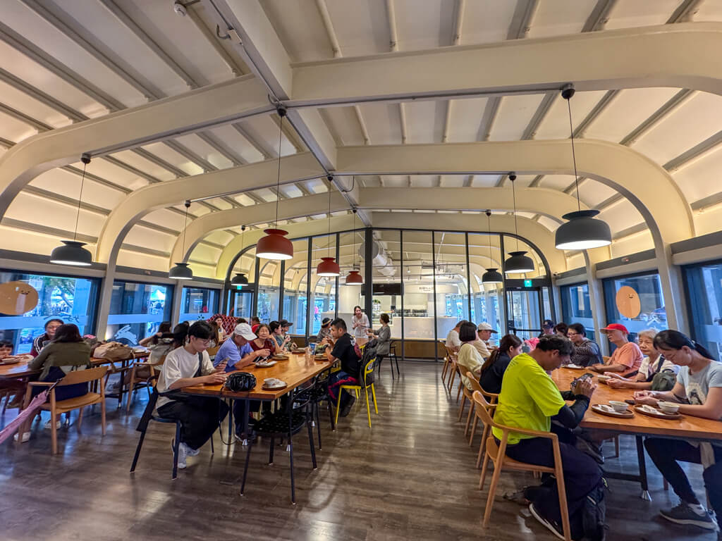 Sunny Hills Kaohsiung Store yancheng kaohsiung taiwan _ laughtraveleat