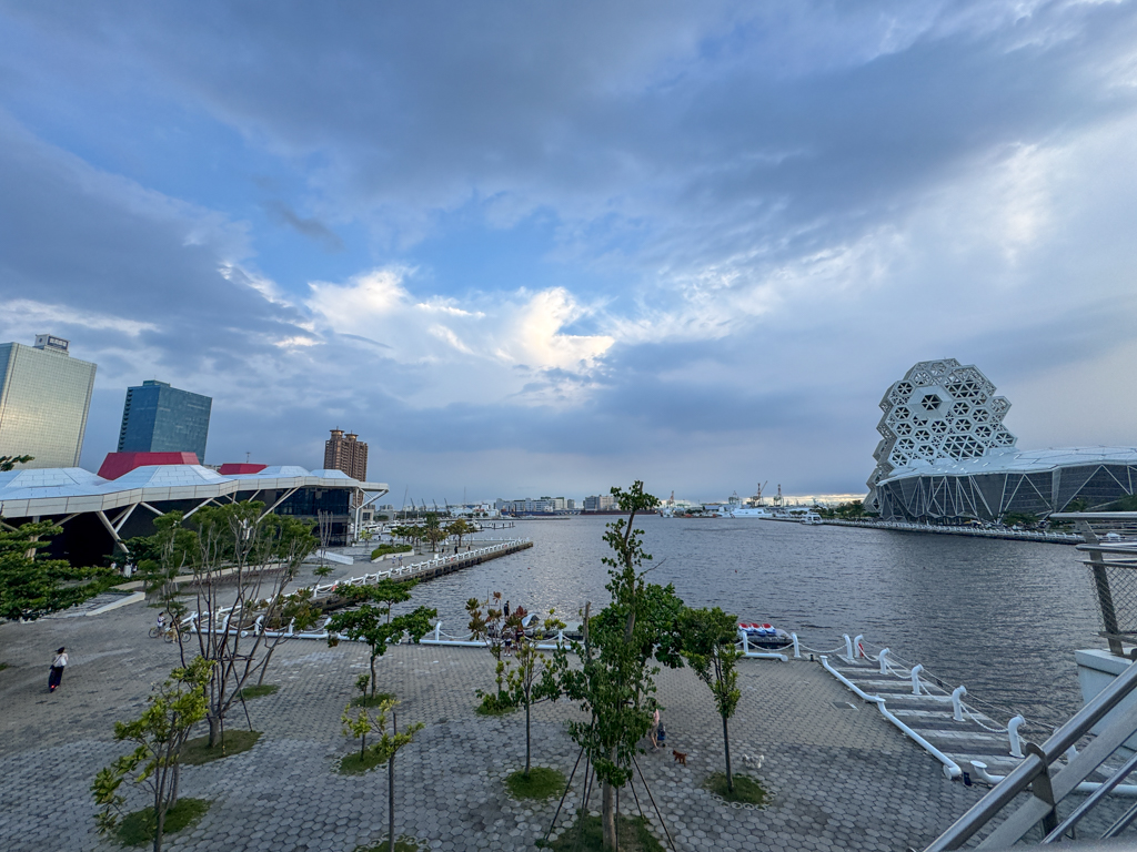 love river bay yanchengpu Kaoshiung Taiwan _ laugh travel eat