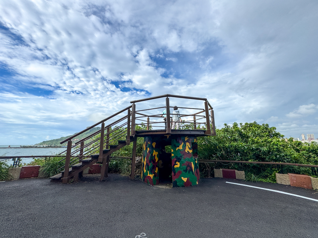 halfway pavilion kaoshiung lighthouse area Kaoshiung Taiwan _ laugh travel eat