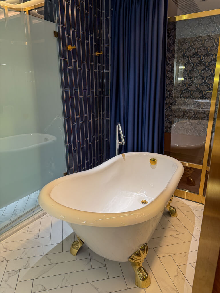 bathroom in room oku hotel taichung taiwan _ Laugh Travel Eat