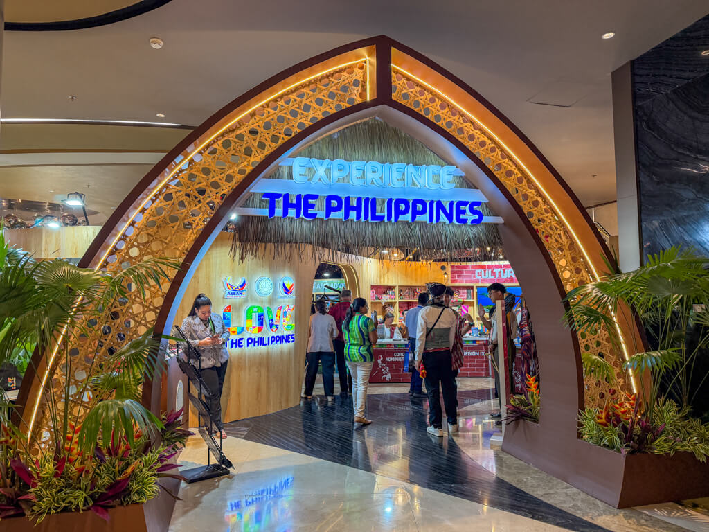 closing night ASEAN Tourism Forum nustar hotel cebu philippines _ laughtraveleat