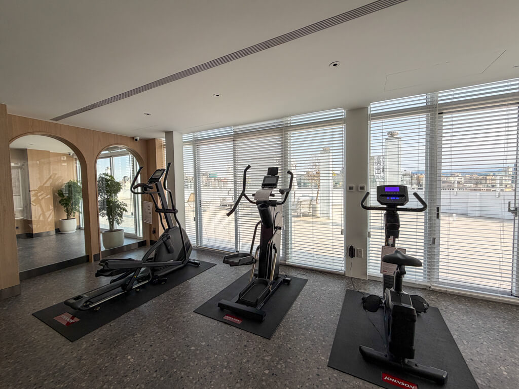 gym oku hotel taichung taiwan _ Laugh Travel Eat
