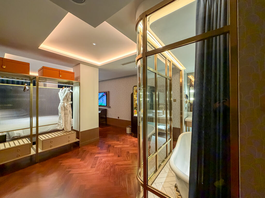 room oku hotel taichung taiwan _ Laugh Travel Eat