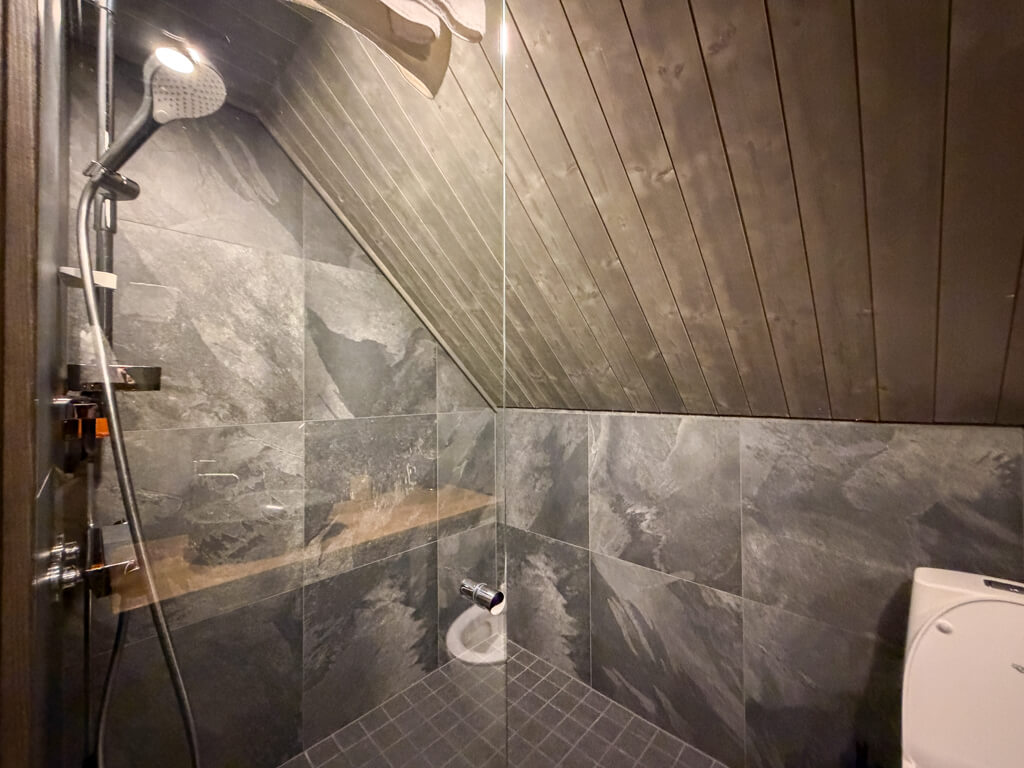 bathroom aurora suite aurora village oy ivalo finland _ laugh travel eat
