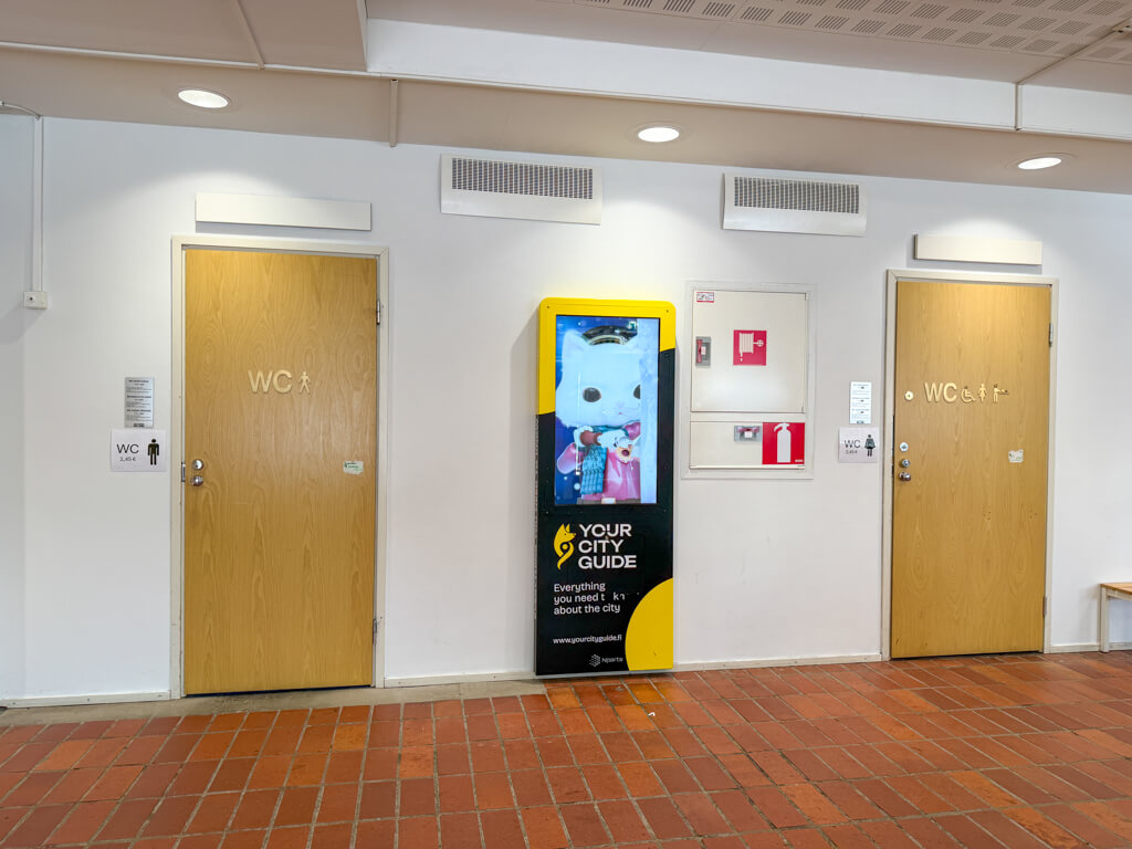 bus station rovaniemi finland _ laugh travel eat