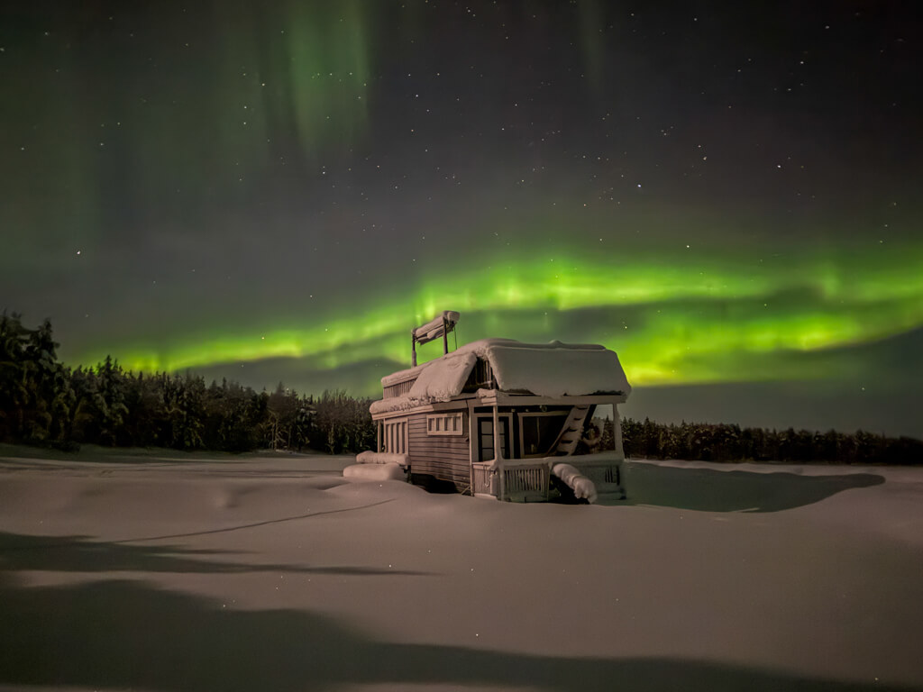 northern lights tour rovaniemi finland _ laugh travel eat